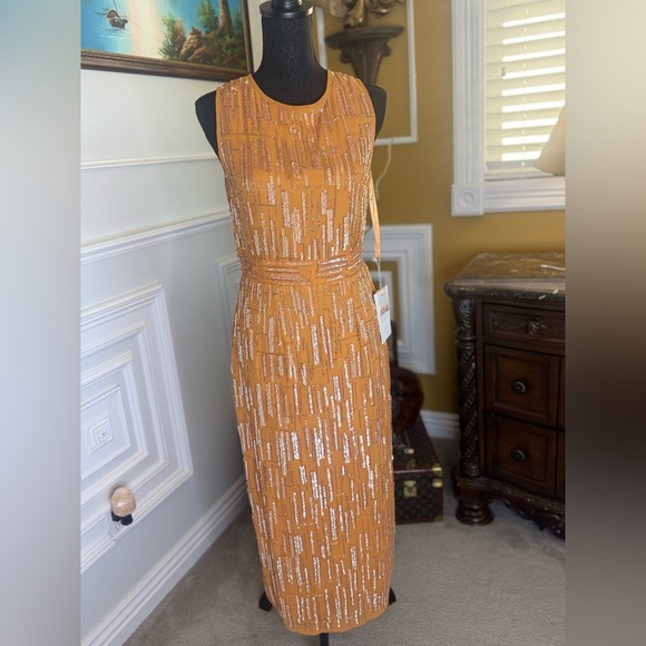 Mac Duggal
Sleeveless Abstract Beaded Midi Dress - Picture 3 of 11